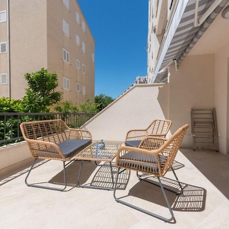Apartments Mari - 40M From The Beach Makarska Exterior foto