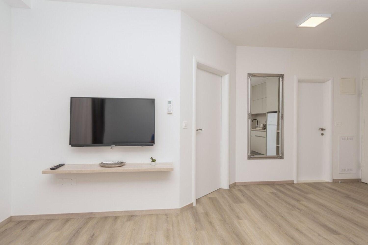 Apartments Mari - 40M From The Beach Makarska Exterior foto
