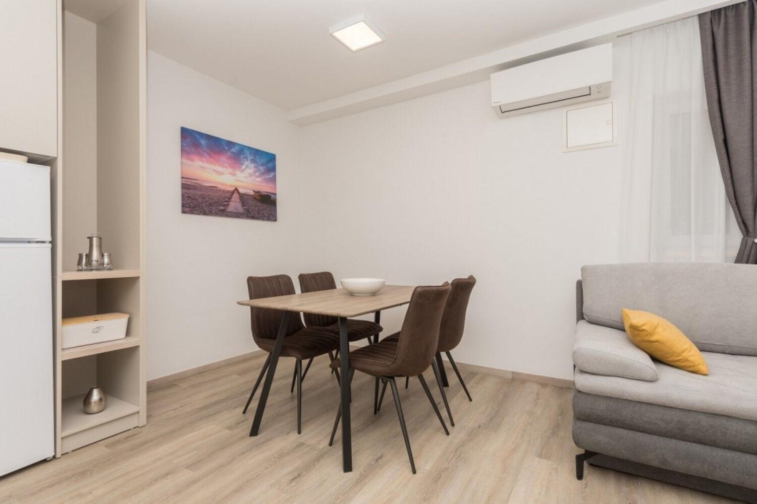 Apartments Mari - 40M From The Beach Makarska Exterior foto